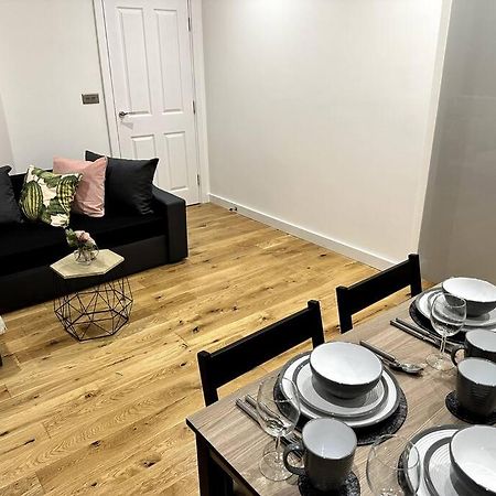 ברמינגהאם Spacious And Elegant Apartment מראה חיצוני תמונה