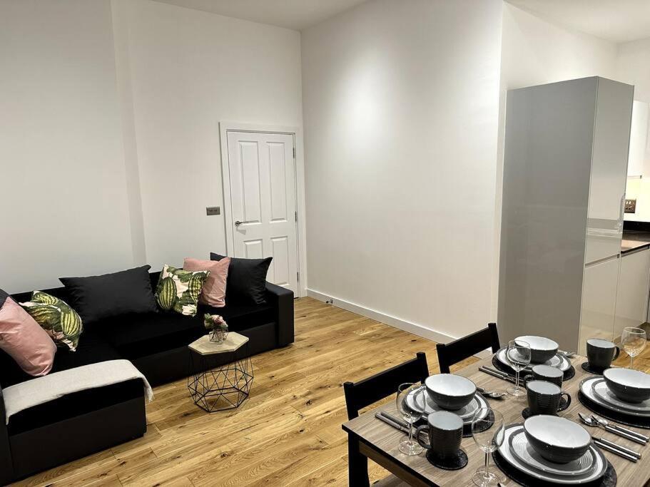 ברמינגהאם Spacious And Elegant Apartment מראה חיצוני תמונה