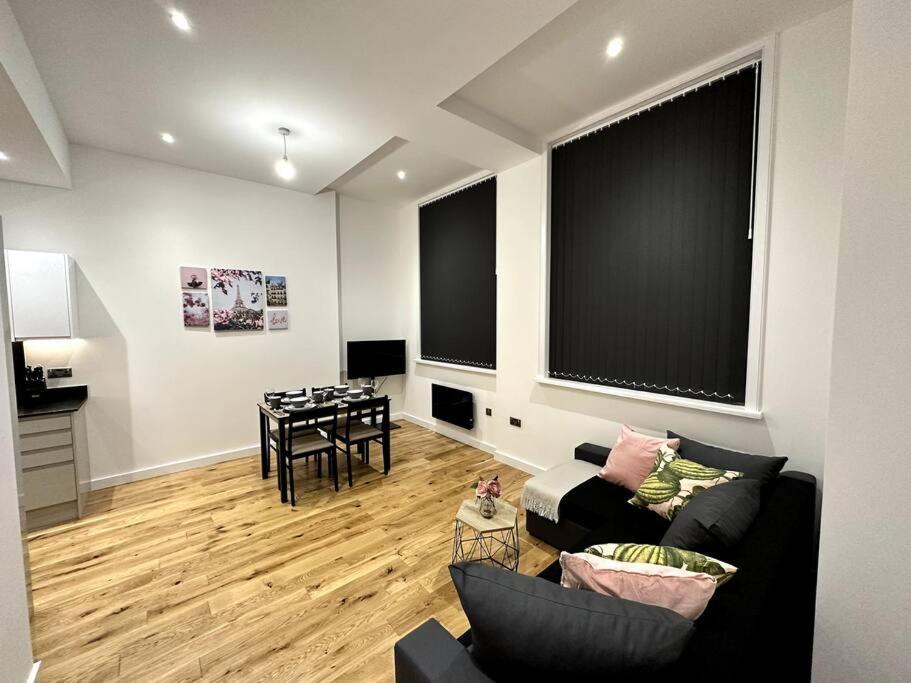 ברמינגהאם Spacious And Elegant Apartment מראה חיצוני תמונה