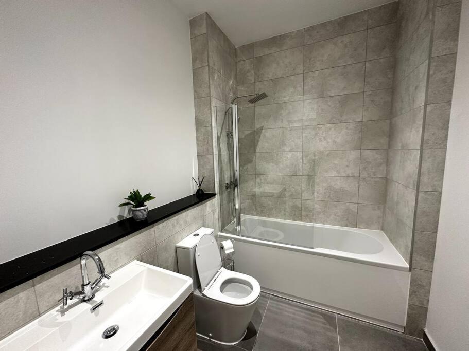 ברמינגהאם Spacious And Elegant Apartment מראה חיצוני תמונה